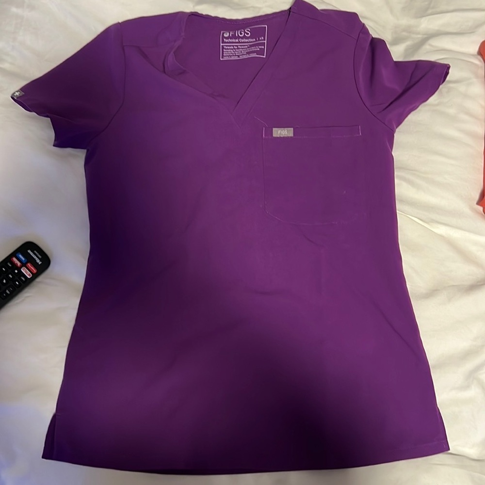 One pocket figs top